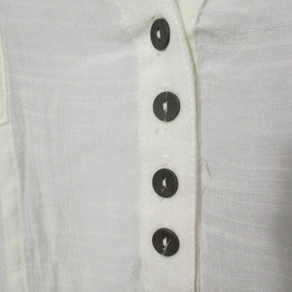 Ava & Grace top cream color lightweight feminine V neck prairie look size 1x - Picture 4 of 7